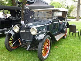 1915 Modelo N Touring Car – cuatro cilindros