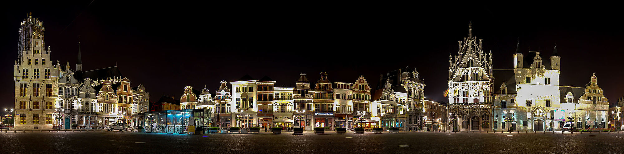Panorama Grote Markt van Mechelen.