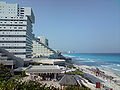 Zabudowa hotelowa nad plażami Cancun