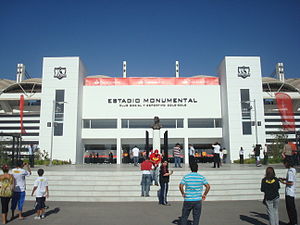 Haupteingang zum Estadio Monumental