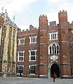 Porta sulla destra, dell'orologio del tribunale, Hampton Court Palace