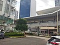Permandangan jejambat pejalan kaki stesen MRT Surian-Sunway Nexis dan stesen MRT dari Jalan PJU 5/7.