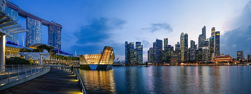 150pxSingapore's Marina Bay at Dusk in 2018. From left to right, Marina Bay Sands (MBS), Louis Vuitton store and the CBD.