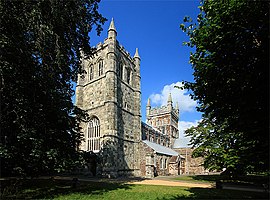 Wimborne Minster mit Westturm und Vierungsturm