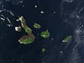 English: Satellite view of Galapagos Islands. Español: Vista satelital de las Islas Galapagos Français : Photo satellite des Îles Galapagos. Português: Imagem das Ilhas Galápagos a partir de satélite.