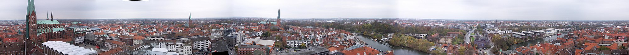 Panorama vido de la malnova urbo