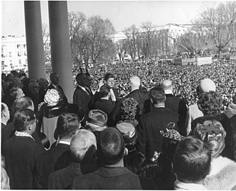JFK felesketése elnökként 1961. január 20-án