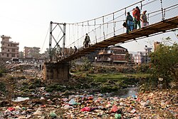 Řeka Bišnumati v Káthmándú plná odpadků