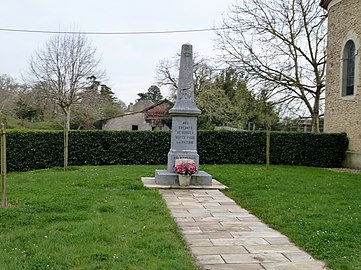 Le monument aux morts.