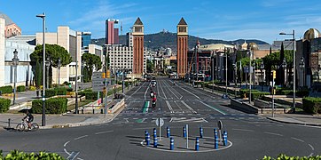 Avinguda de la Reina Maria Cristina vista des de la plaça de Josep Puig i Cadafalch - Barcelona