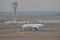 Boeing 777 de Emirates en el Aeropuerto Internacional de Johannesburgo, Sudáfrica
