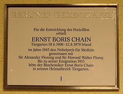 Tấm biển tưởng niệm Ernst Boris Chain ở Moabit Berlin