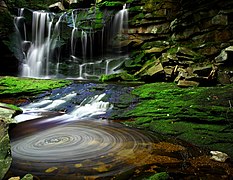 次席 : Elakala Waterfalls in the Blackwater Falls State park, West Virginia, United States. (POTD) – 帰属: Forest Wander from Cross Lanes, USA. (CC-BY-SA-2.0)