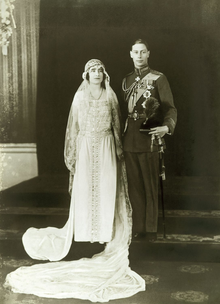 Wedding of George VI and Elizabeth Bowes-Lyon.png