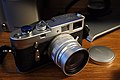 Un Leica M4 avec des leviers de type M3, une modification cosmétique populaire