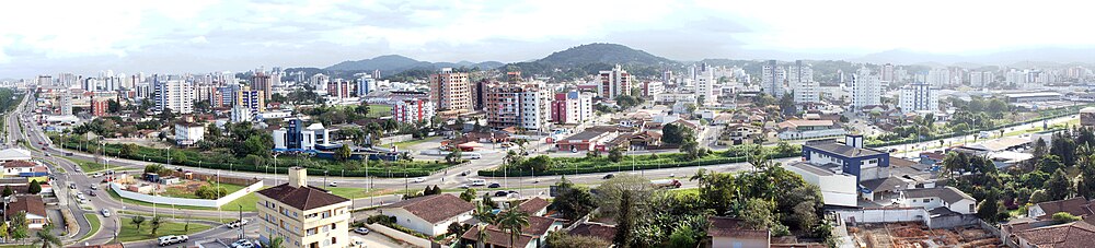 Centro di Joinville e la quartero América.