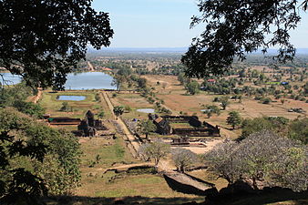 Cảnh chụp gần đỉnh chùa Wat Phou