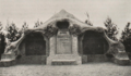 Гробница на собственика на шистови кариери Карл Йортел, 1904, предна фасада