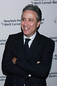 Jon Stewart at Cabaret 2008 benefit.jpg