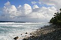 Costa de Funafuti hacia el océano Pacífico.