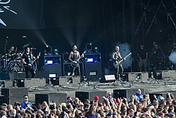 Trivium esiintymässä Wacken Open Air- festivaaleilla vuonna 2017.