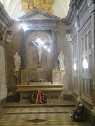 Calvario y altar. Panteón de Reyes de San Juan de la Peña.JPG