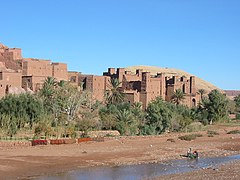 Aït Benhaddou n'a pas supprimé le corridor de végétation rivulaire.