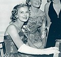 Miss EE. UU. 1957 Charlotte Sheffield, quien compitió como Miss Utad USA