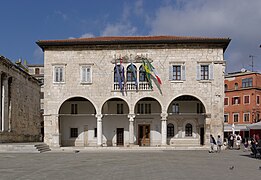 Croatia Pula Town Hall BW 2014-10-11 12-00-09.jpg