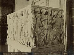 Sarcófago de mármol, por Giovanni Crupi