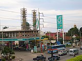 Estación de combustible Petronas. La industria petrolera es fuerte en Malasia
