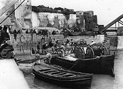 Crisis de Agadir (1911): Rabat con soldados franceses de artillería en el Bou Regreg.