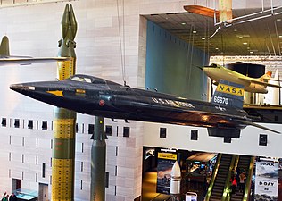 North American X-15 satte 10 mars 1967 hastighetsrekordet för konventionella flygplan med machtalet 6,7 (6,7 gånger ljudhastigheten).