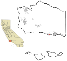 カリフォルニア州におけるサンタバーバラ郡（左図）と同郡におけるアイラビスタの位置