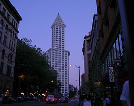 English: Smith Tower in the evening