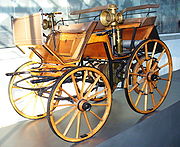 Vehículu motorizado de Daimler de 1886 (modelu)