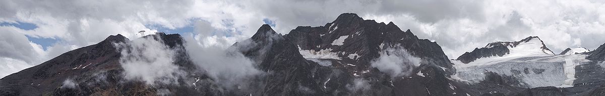 Vanuit het noorden gezien, van links naar rechts: Gaislachkogel, Äussere Schwarze Schneid en de Rettenbachgletsjer