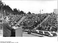 Bundesarchiv_Bild_183-73766-0004,_Karl-Marx-Stadt,_II._FDGB-Arbeiterfestspiele,_Eröffnung