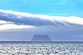 Fairway-Felseninsel, von der Ratmanow-Insel aus gesehen