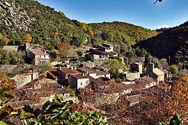 Le village de Termes un matin d'automne, depuis la forêt au sud-ouest.jpg