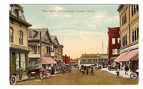 PostcardPutnamCTMainStLookingSouthCA1915.jpg