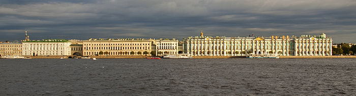 Ermitaaži kompleks vasakult paremale: Ermitaaži teater, Vana Ermitaaž, Väike Ermitaaž, Talvepalee