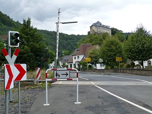 Level crossing and castle in 2013, near Altenahr