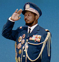 Jean-Bédel Bokassa, kiu organizis la puĉon kontraŭ prezidanto Dacko.