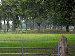 Glanerbrugdijk SDC18902 grafheuvel.JPG