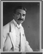 L. Frank Baum, half-length portrait, facing right LCCN91732240.jpg