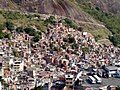 Veduta mill-ajru tal-favela.