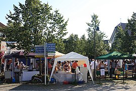 Wasserburg (Bodensee), Markttag auf dem Lindenplatz.jpg