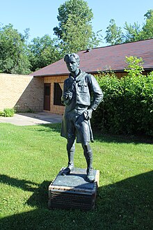 "The Boy Scout" Statue, Ann Arbor, Michigan - panoramio.jpg