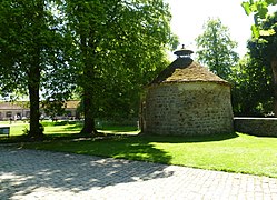 Avebury, dovecote - geograph.org.uk - 2441468.jpg